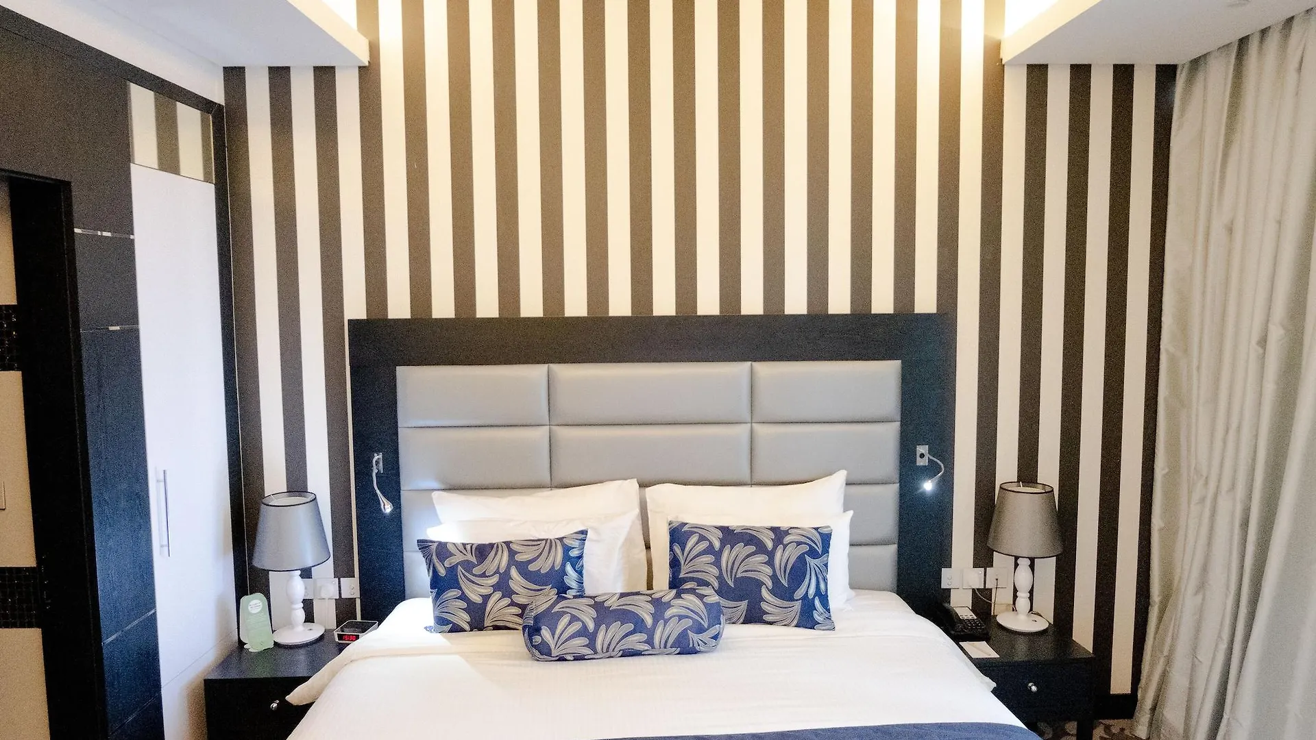 Signature 1 Hotel Tecom Ντουμπάι