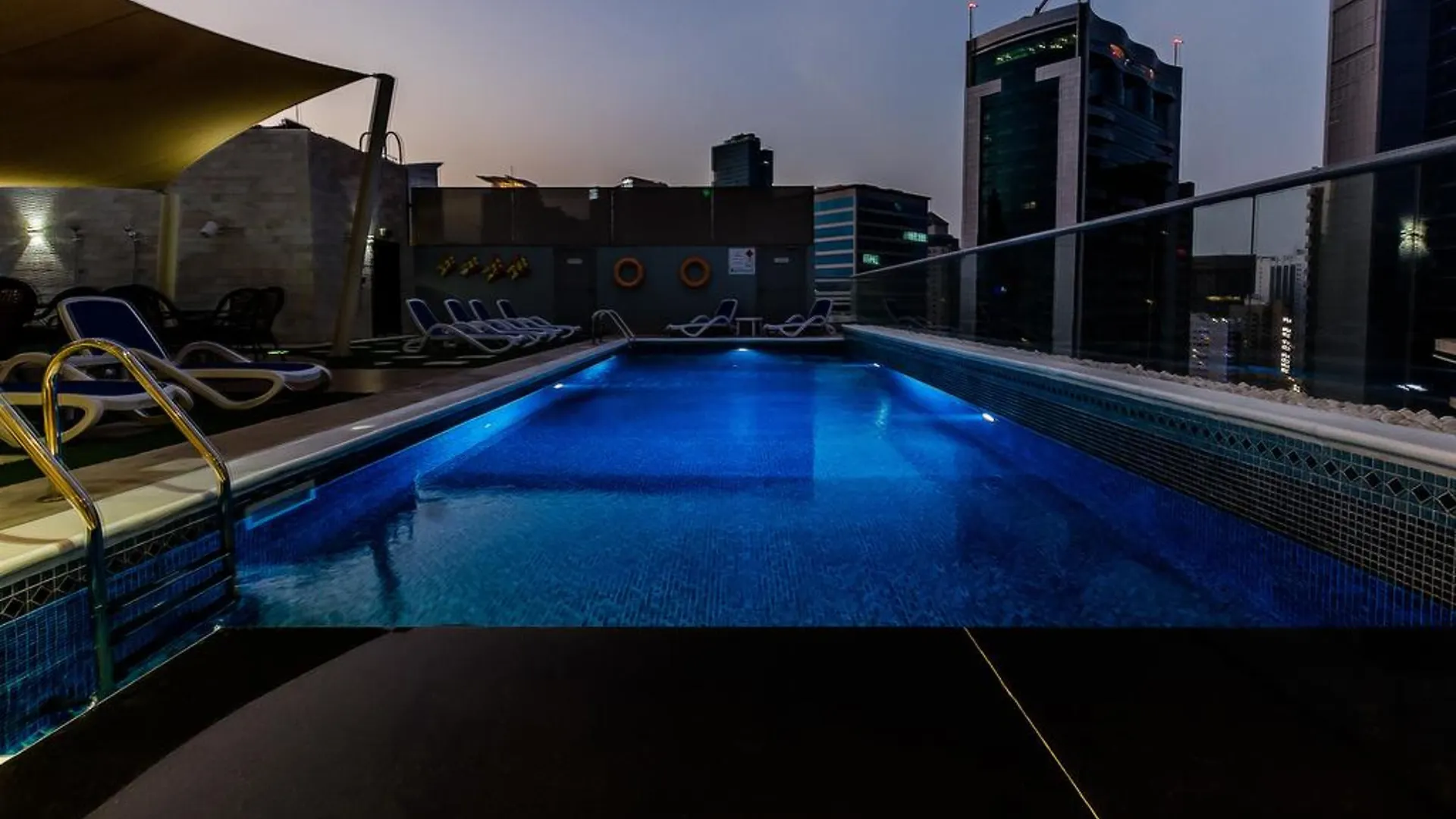 Signature 1 Hotel Tecom Ντουμπάι