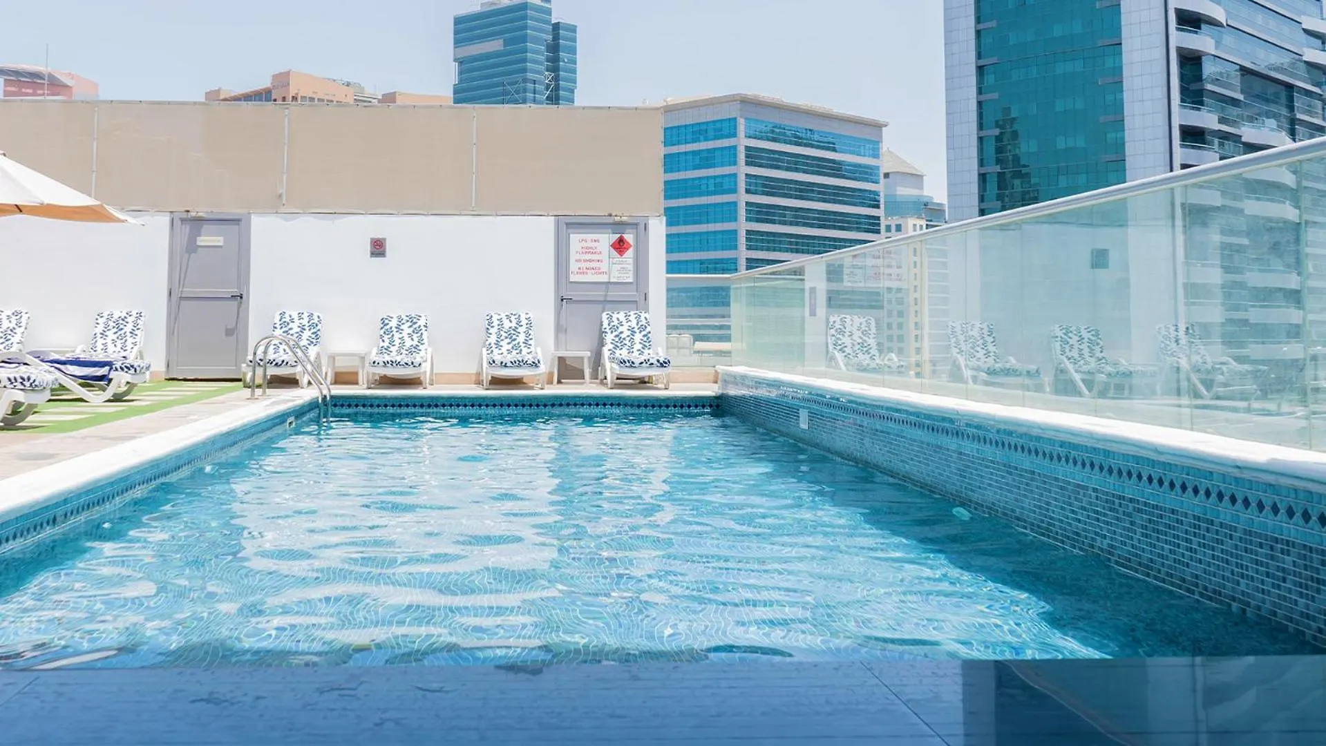 Signature 1 Hotel Tecom Ντουμπάι