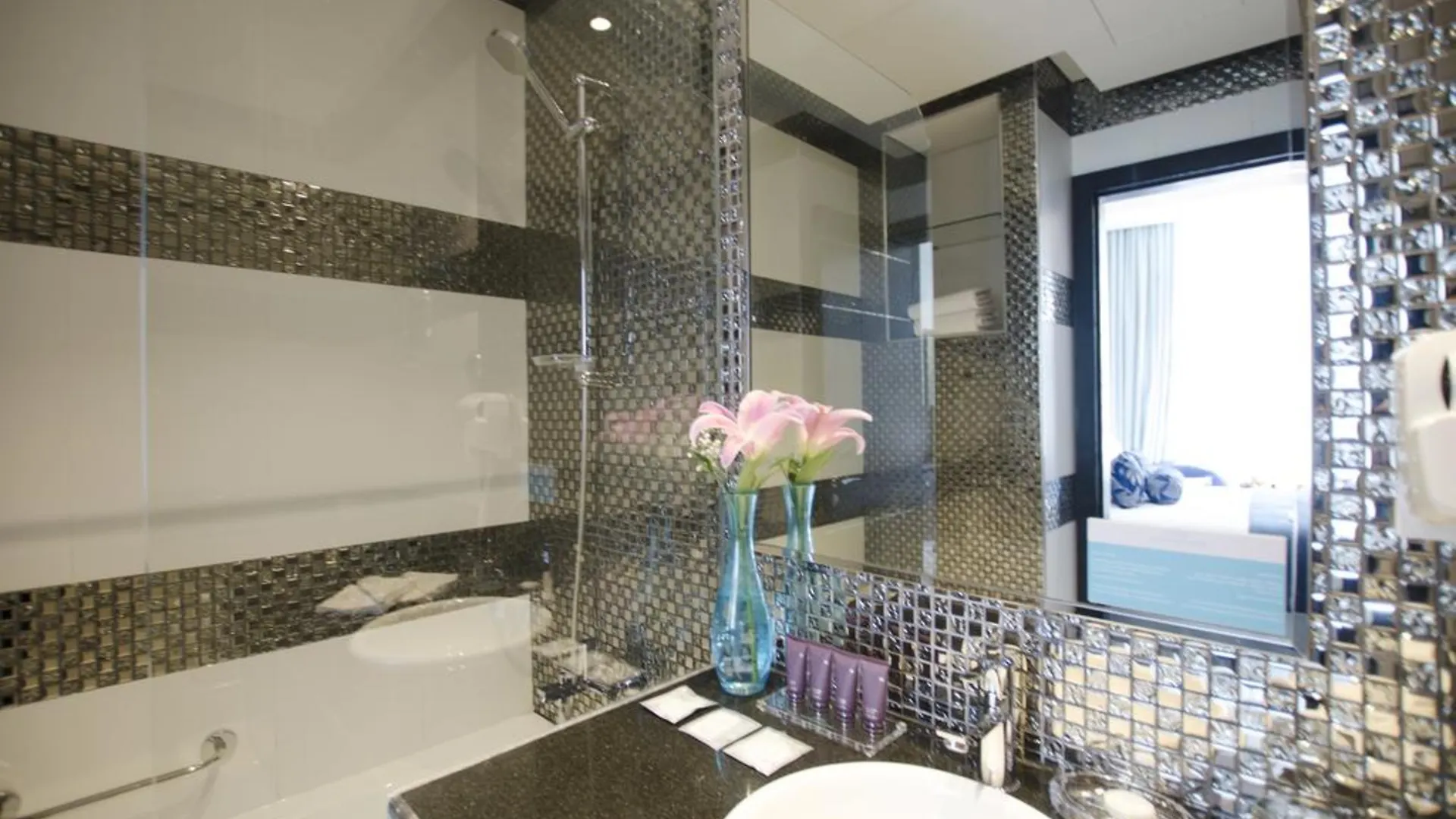 Signature 1 Hotel Tecom